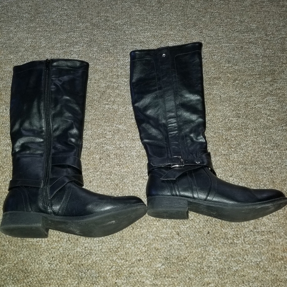 Heels/boots - Picture 3 of 5